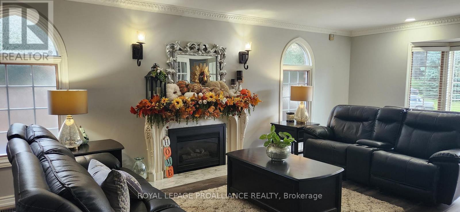 20 Hope Crescent, Belleville (Belleville Ward), Ontario  K8P 4S2 - Photo 11 - X12209173