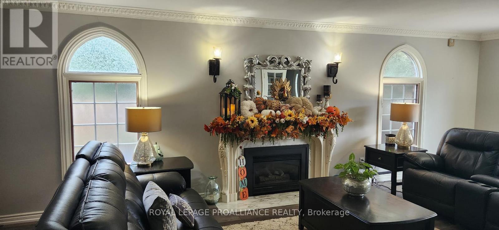 20 Hope Crescent, Belleville (Belleville Ward), Ontario  K8P 4S2 - Photo 12 - X12209173