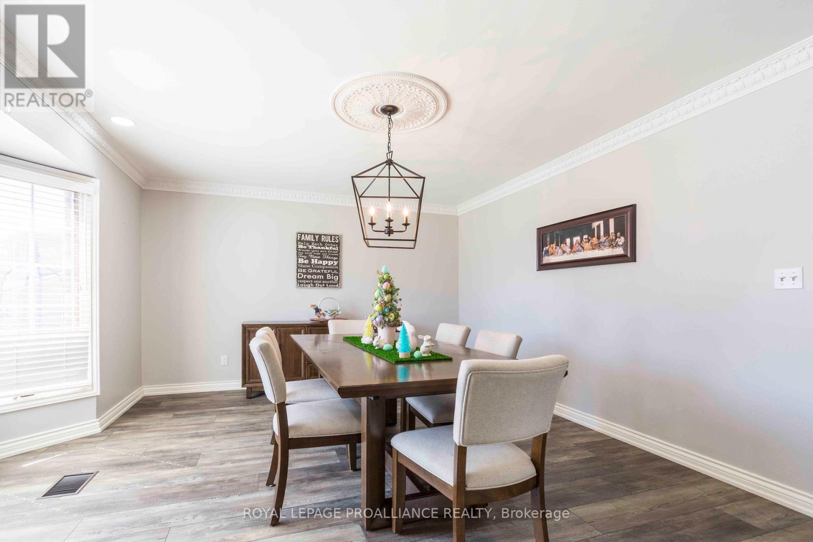 20 Hope Crescent, Belleville (Belleville Ward), Ontario  K8P 4S2 - Photo 16 - X12209173