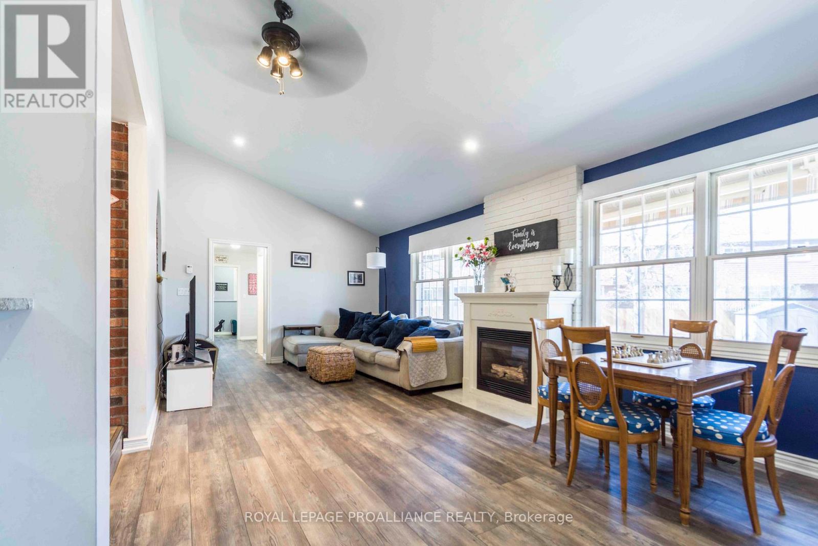 20 Hope Crescent, Belleville (Belleville Ward), Ontario  K8P 4S2 - Photo 24 - X12209173