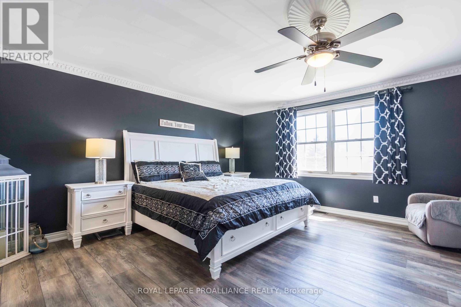 20 Hope Crescent, Belleville (Belleville Ward), Ontario  K8P 4S2 - Photo 33 - X12209173