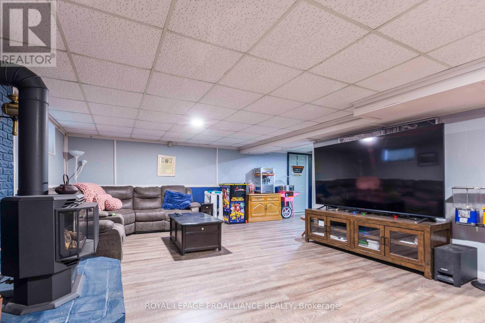 20 Hope Crescent, Belleville (Belleville Ward), Ontario  K8P 4S2 - Photo 45 - X12209173