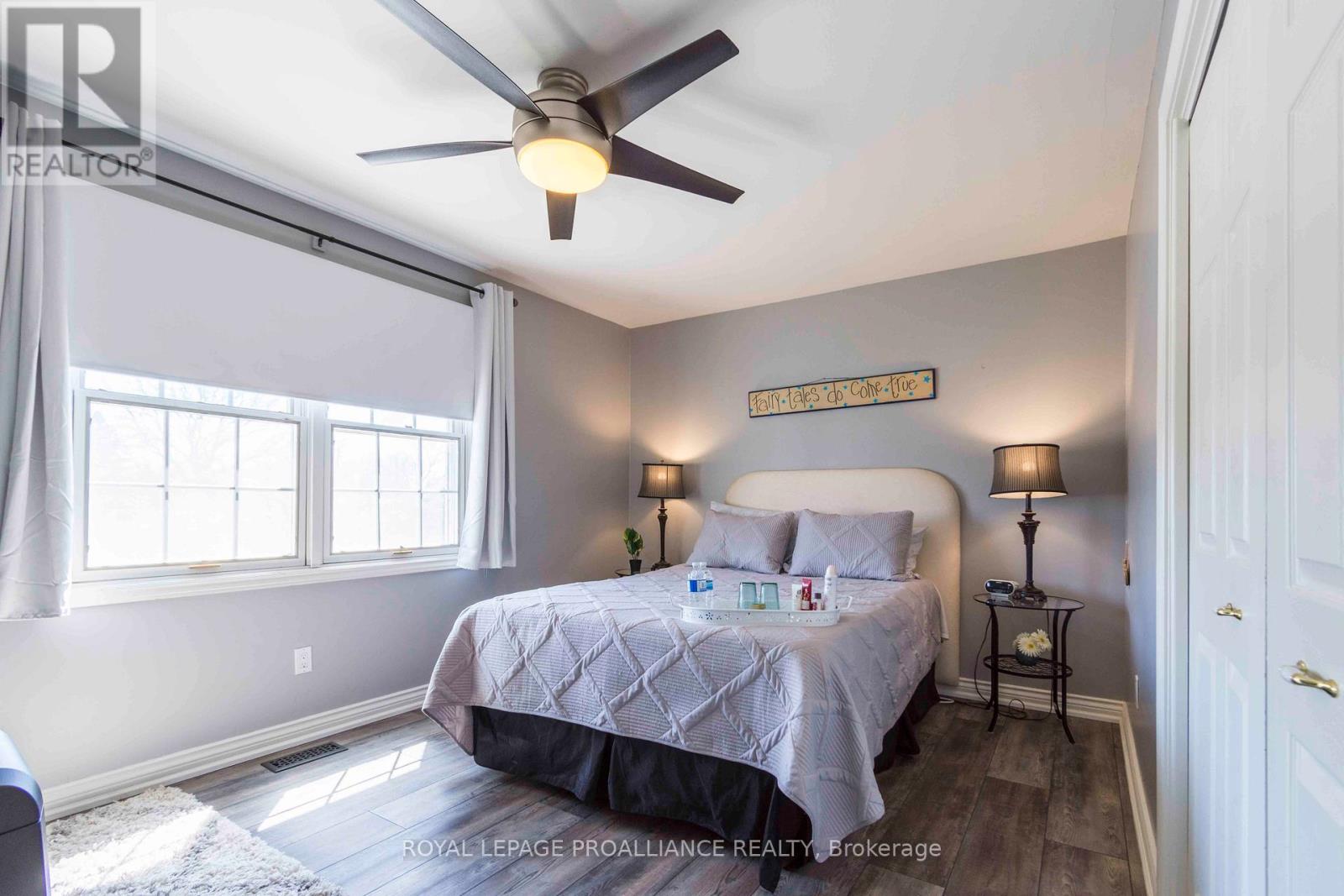 20 Hope Crescent, Belleville (Belleville Ward), Ontario  K8P 4S2 - Photo 36 - X12209173