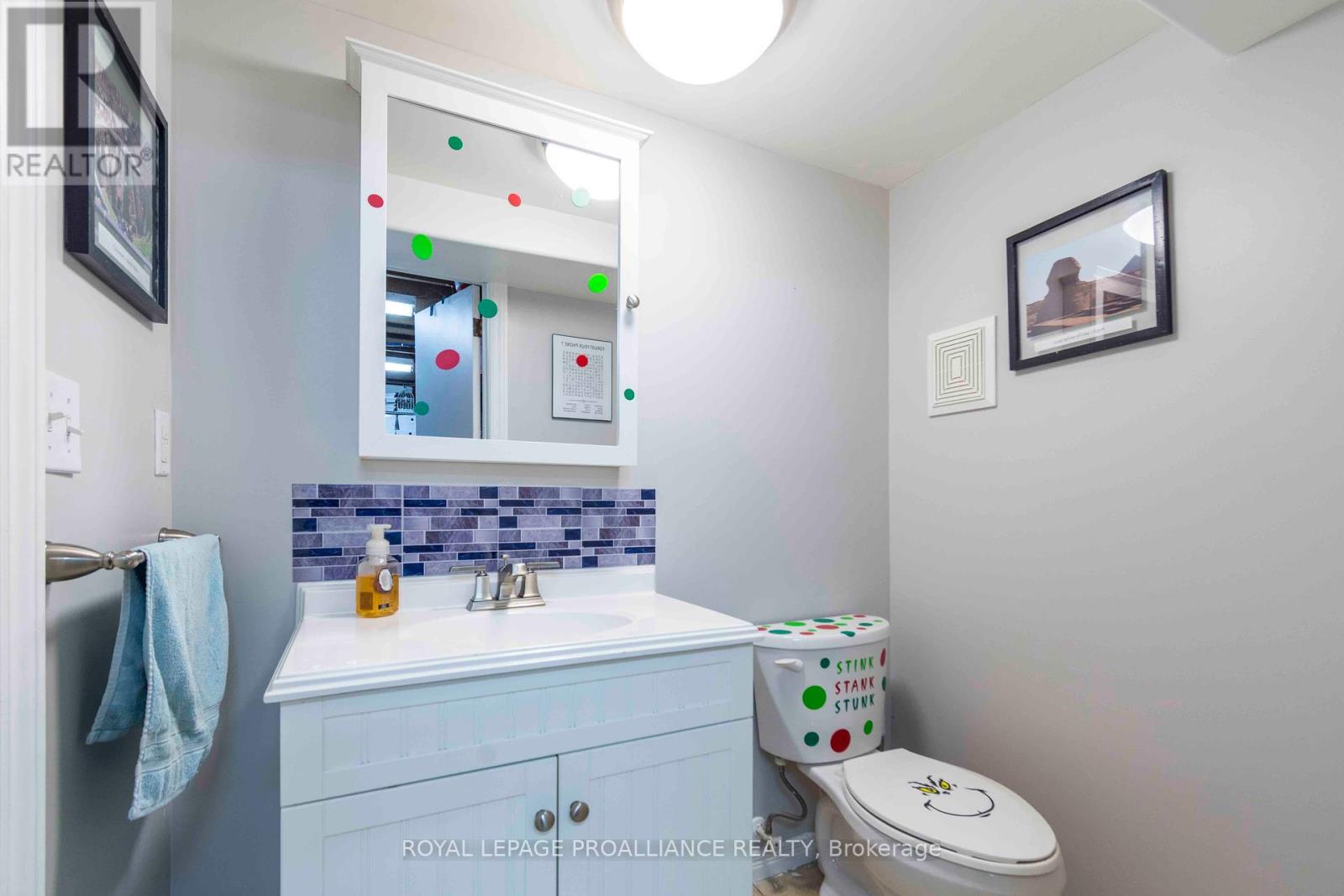 20 Hope Crescent, Belleville (Belleville Ward), Ontario  K8P 4S2 - Photo 49 - X12209173