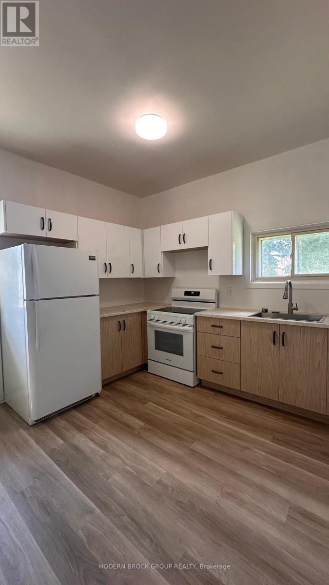 6 Victoria Street, Athens, Ontario  K0E 1B0 - Photo 3 - X12316811
