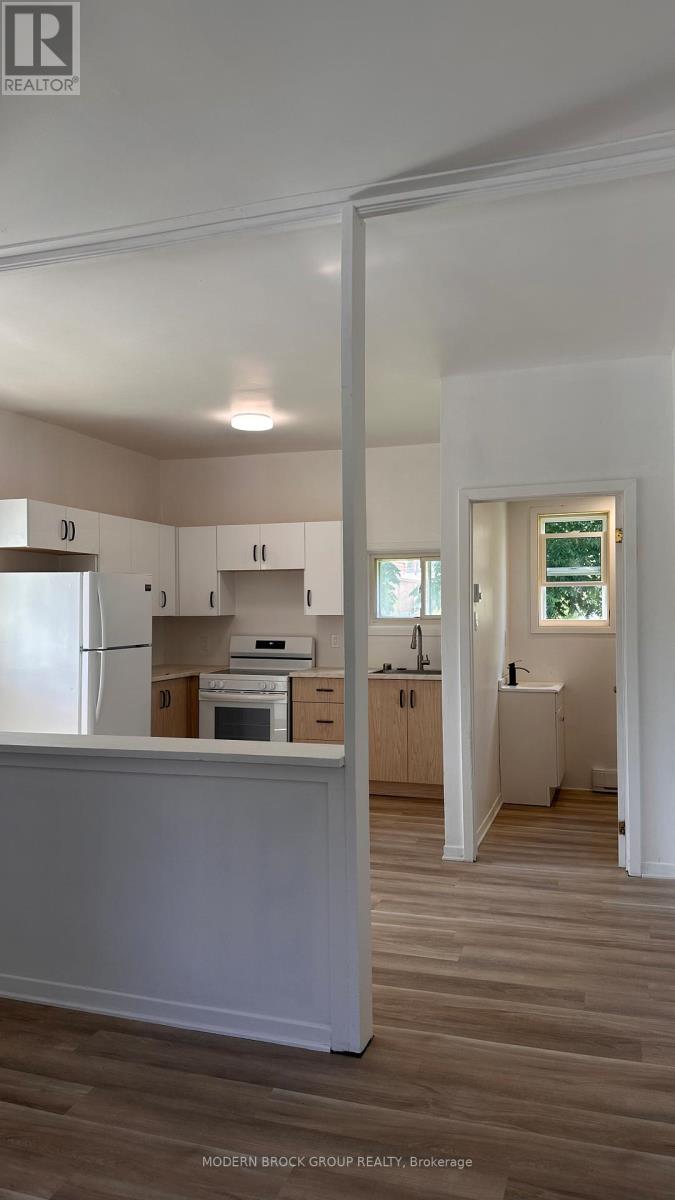 6 Victoria Street, Athens, Ontario  K0E 1B0 - Photo 5 - X12316811