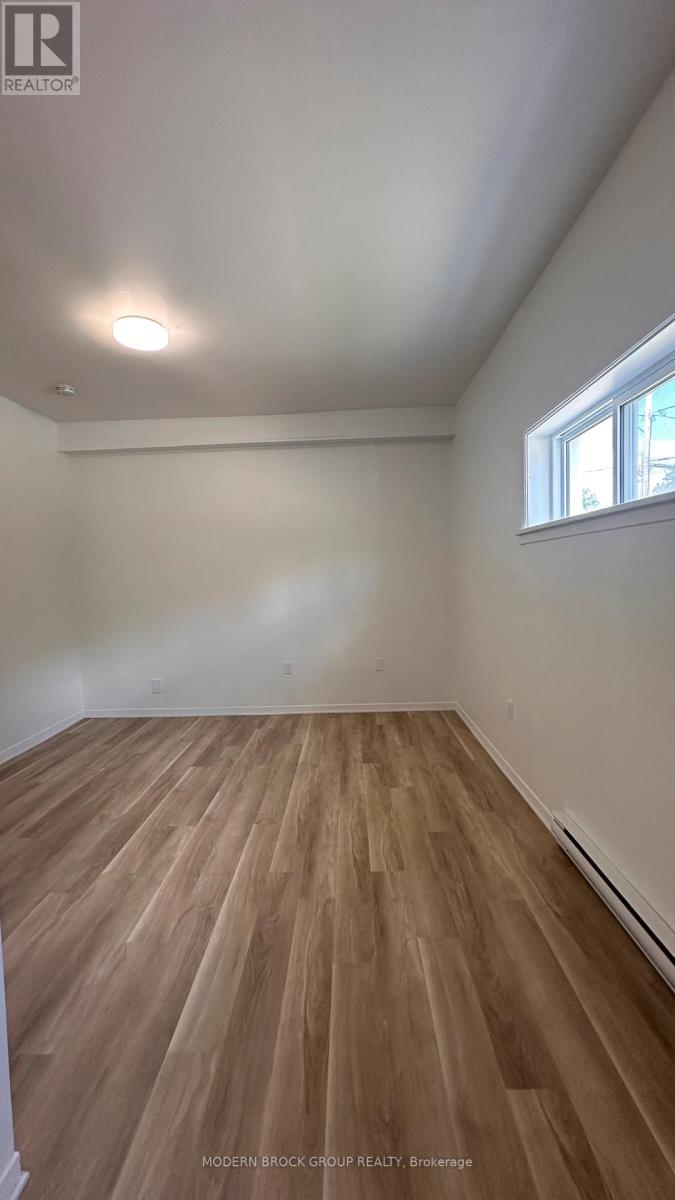 6 Victoria Street, Athens, Ontario  K0E 1B0 - Photo 7 - X12316811