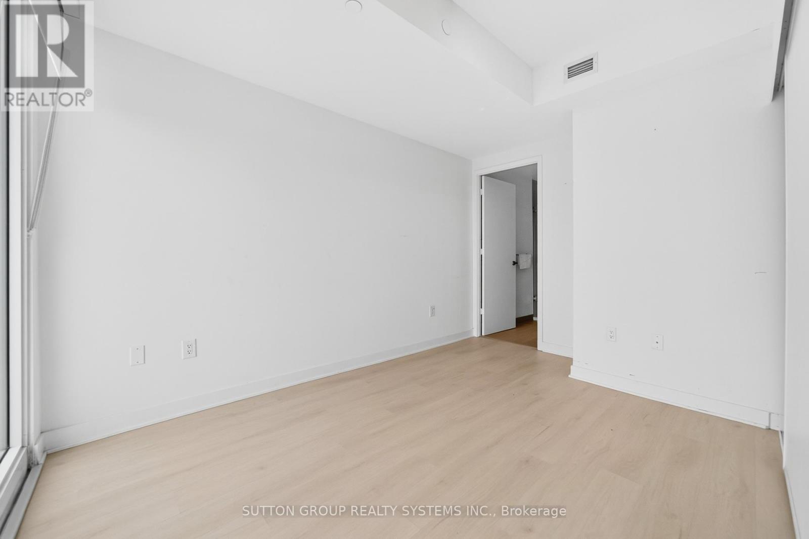 4710 - 3900 Confederation Parkway, Mississauga, Ontario  L5B 0M3 - Photo 27 - W12365209