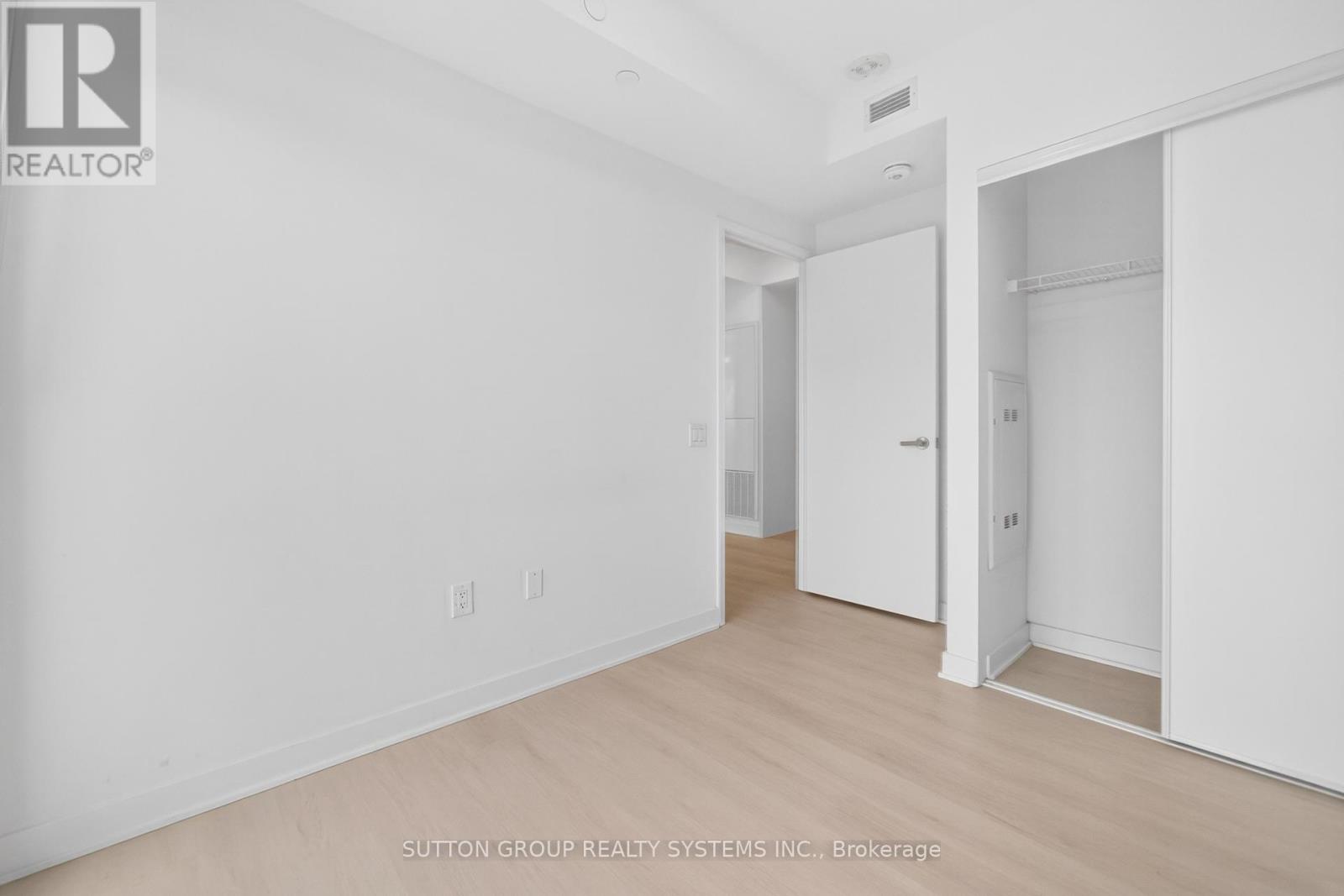 4710 - 3900 Confederation Parkway, Mississauga, Ontario  L5B 0M3 - Photo 32 - W12365209