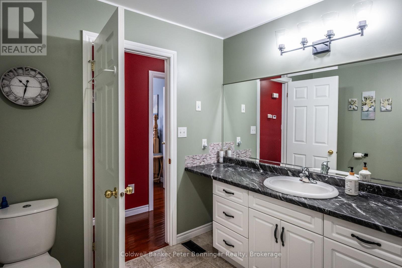 636 22nd Avenue, Hanover, Ontario  N4N 3W7 - Photo 15 - X12120905