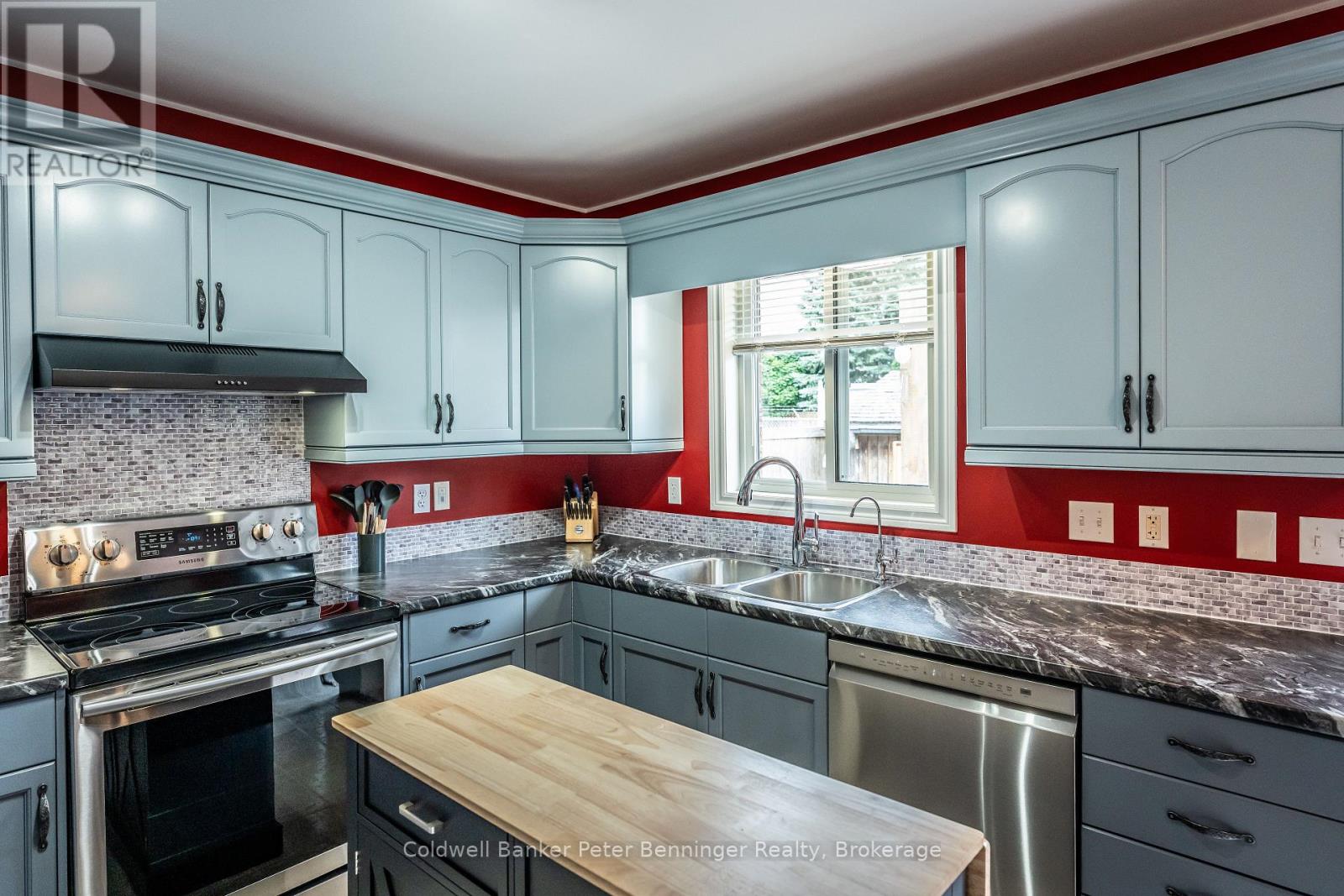 636 22nd Avenue, Hanover, Ontario  N4N 3W7 - Photo 12 - X12120905