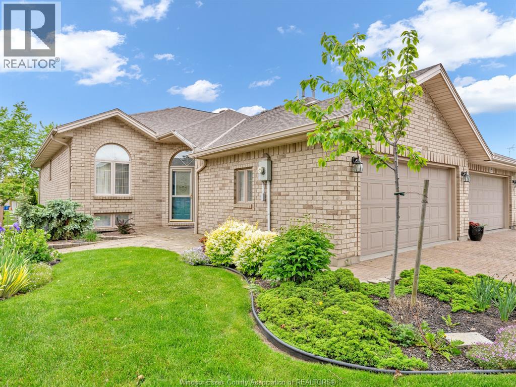 MLS# 25022135: 10 QUEENS HILL CRESCENT, Leamington, Canada