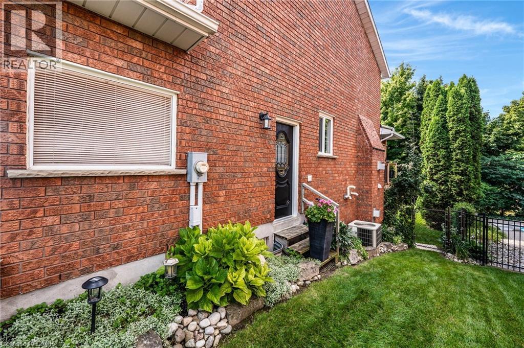 228 Michener Crescent, Kitchener, Ontario  N2A 3V7 - Photo 46 - 40765317
