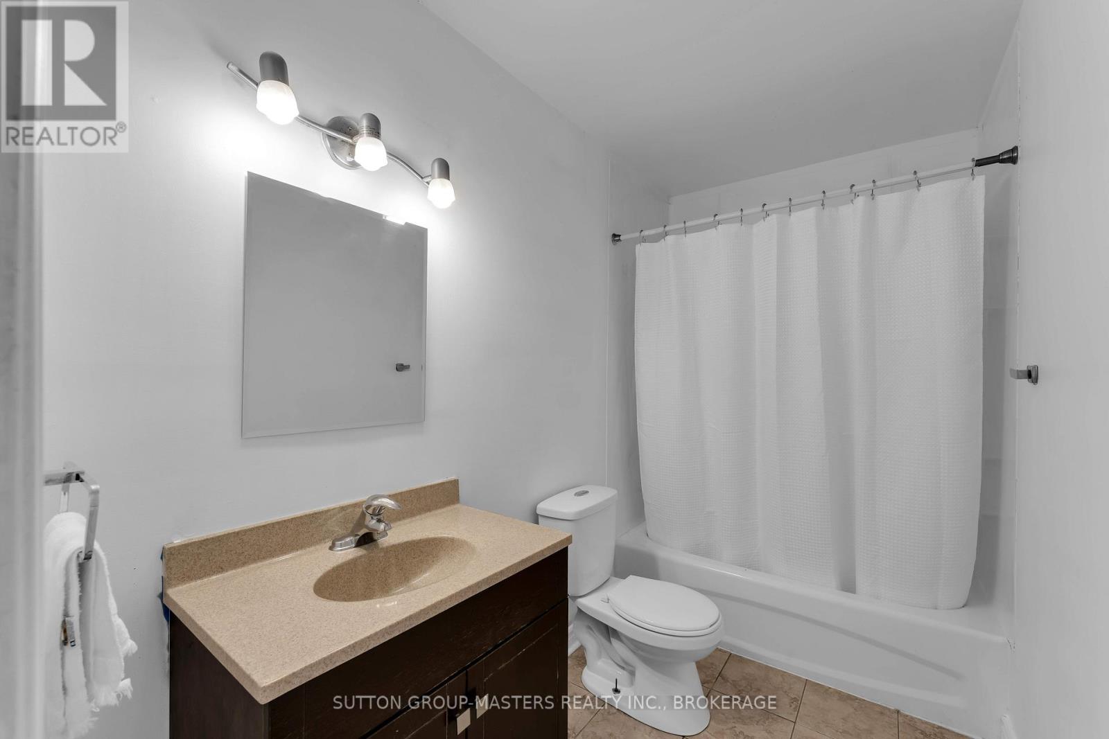 40 Crescent Drive, Kingston, Ontario  K7M 4J5 - Photo 14 - X12375223