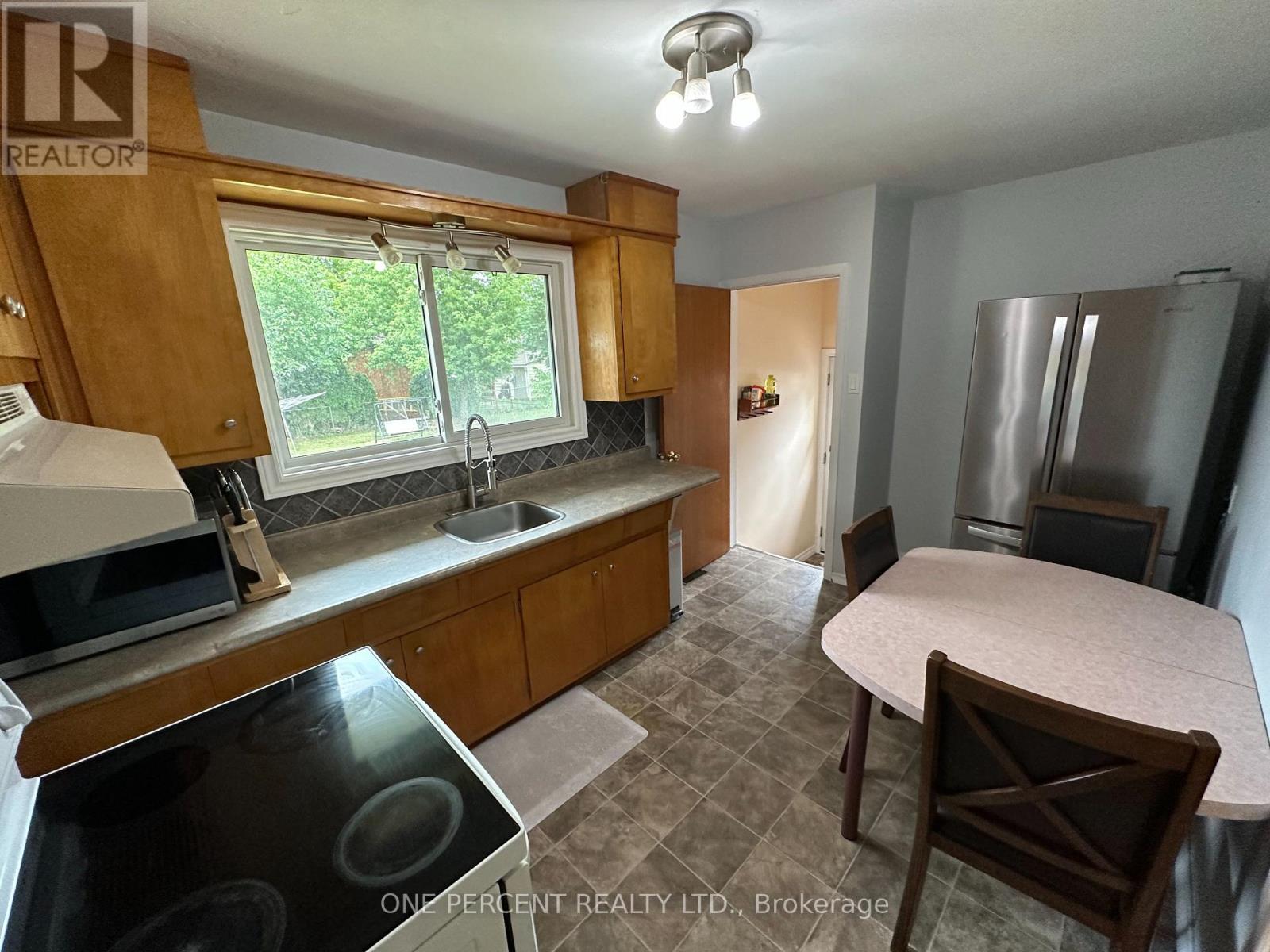 25 Hawkesbury Avenue, London East (East D), Ontario  N5V 2J9 - Photo 16 - X12282115