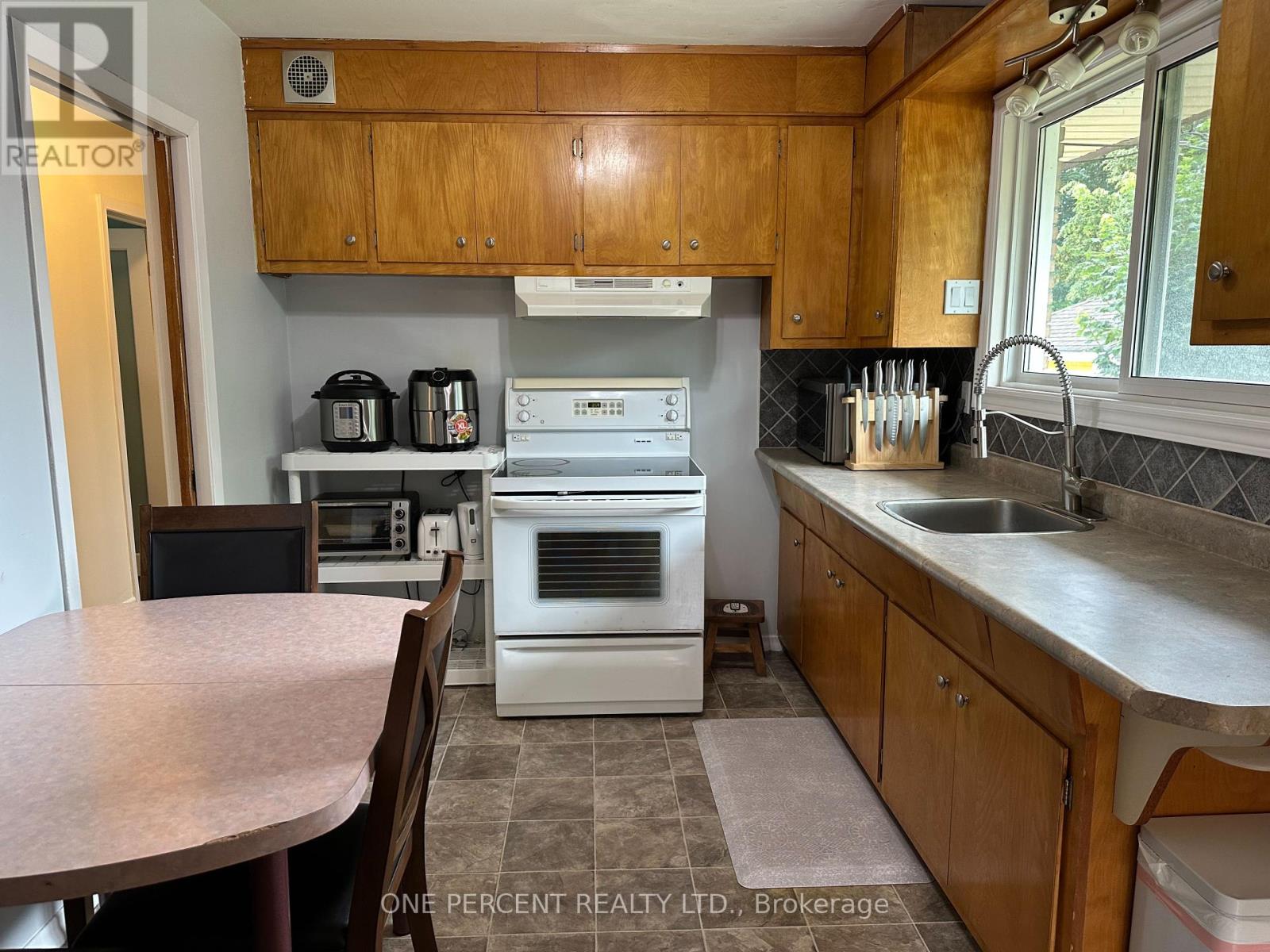 25 Hawkesbury Avenue, London East (East D), Ontario  N5V 2J9 - Photo 17 - X12282115
