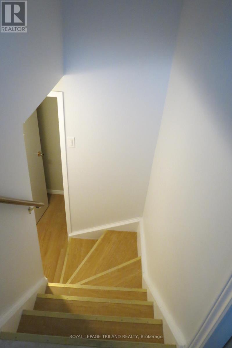Lower - 76 Ardsley Road, London North, Ontario  N6G 3W4 - Photo 3 - X12375217