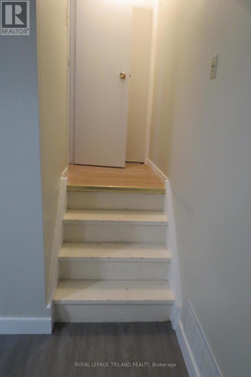 Lower - 76 Ardsley Road, London North, Ontario  N6G 3W4 - Photo 4 - X12375217