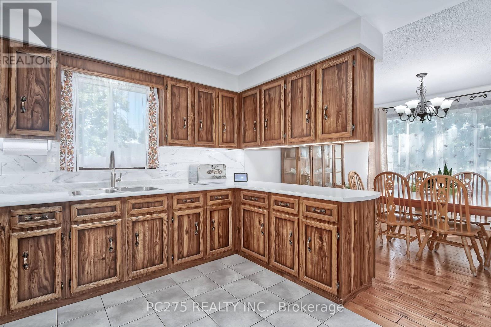 351 Mitton Street N, Sarnia, Ontario  N7T 6J6 - Photo 10 - X12375260