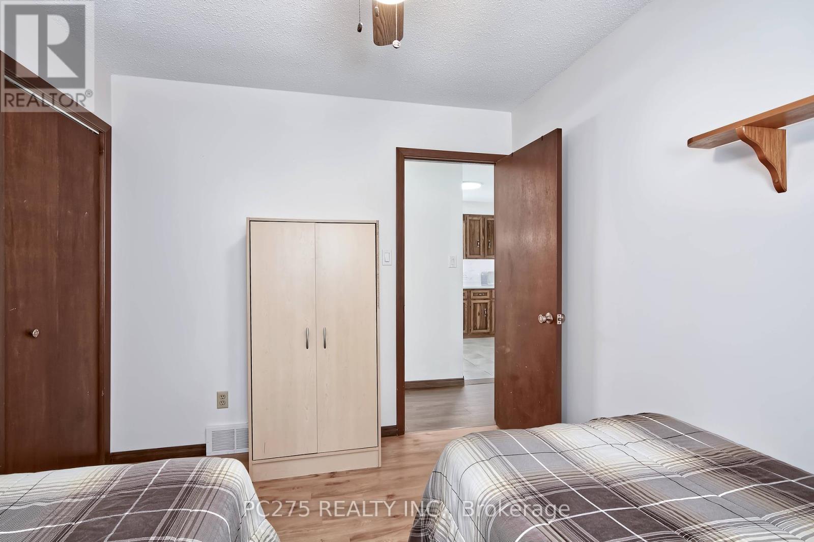 351 Mitton Street N, Sarnia, Ontario  N7T 6J6 - Photo 15 - X12375260