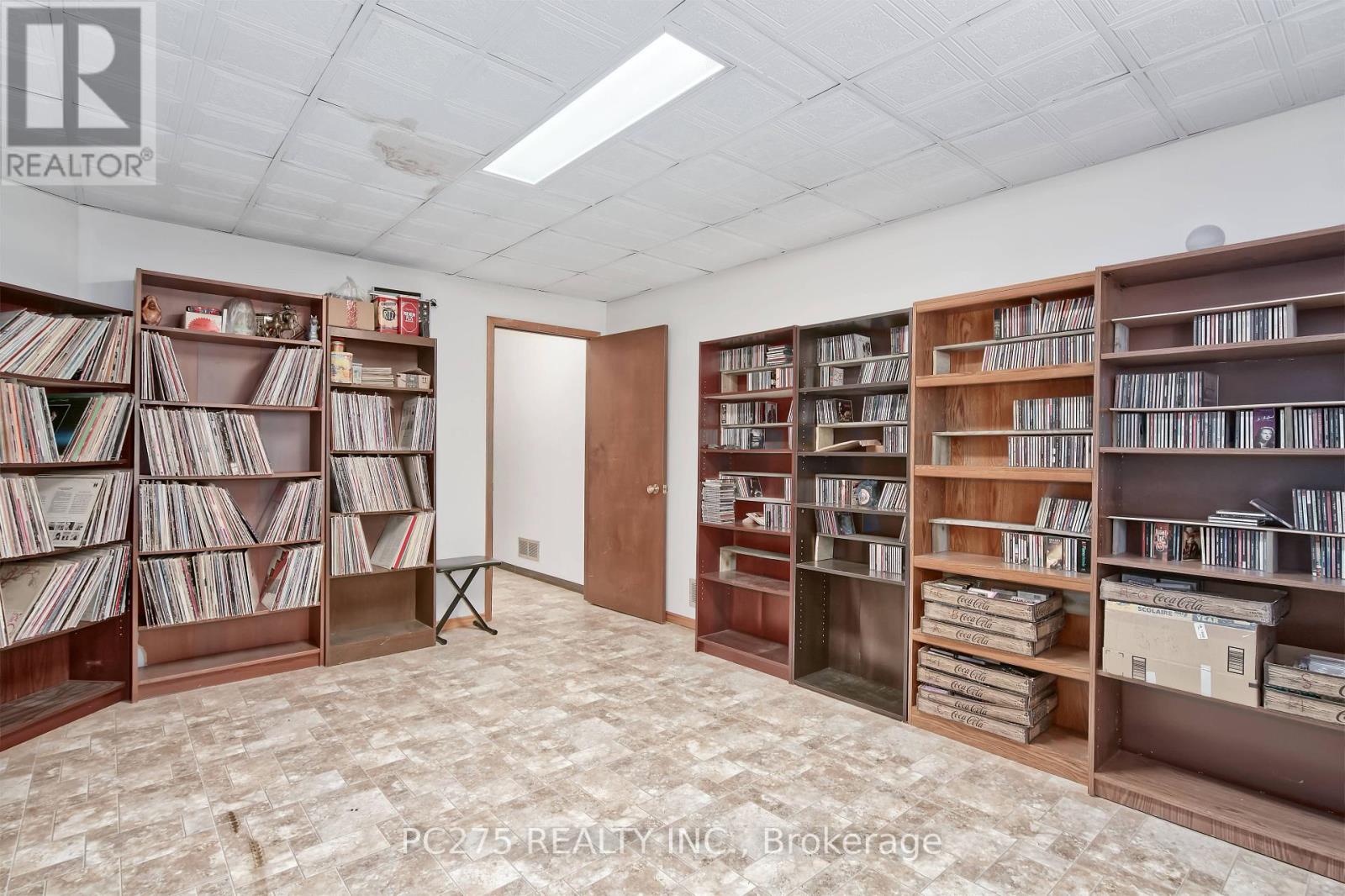 351 Mitton Street N, Sarnia, Ontario  N7T 6J6 - Photo 24 - X12375260