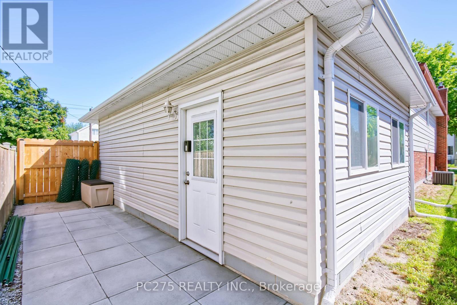 351 Mitton Street N, Sarnia, Ontario  N7T 6J6 - Photo 29 - X12375260
