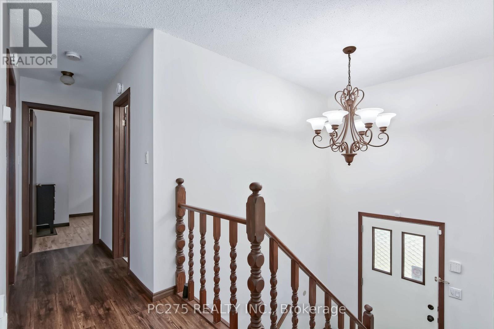 351 Mitton Street N, Sarnia, Ontario  N7T 6J6 - Photo 6 - X12375260