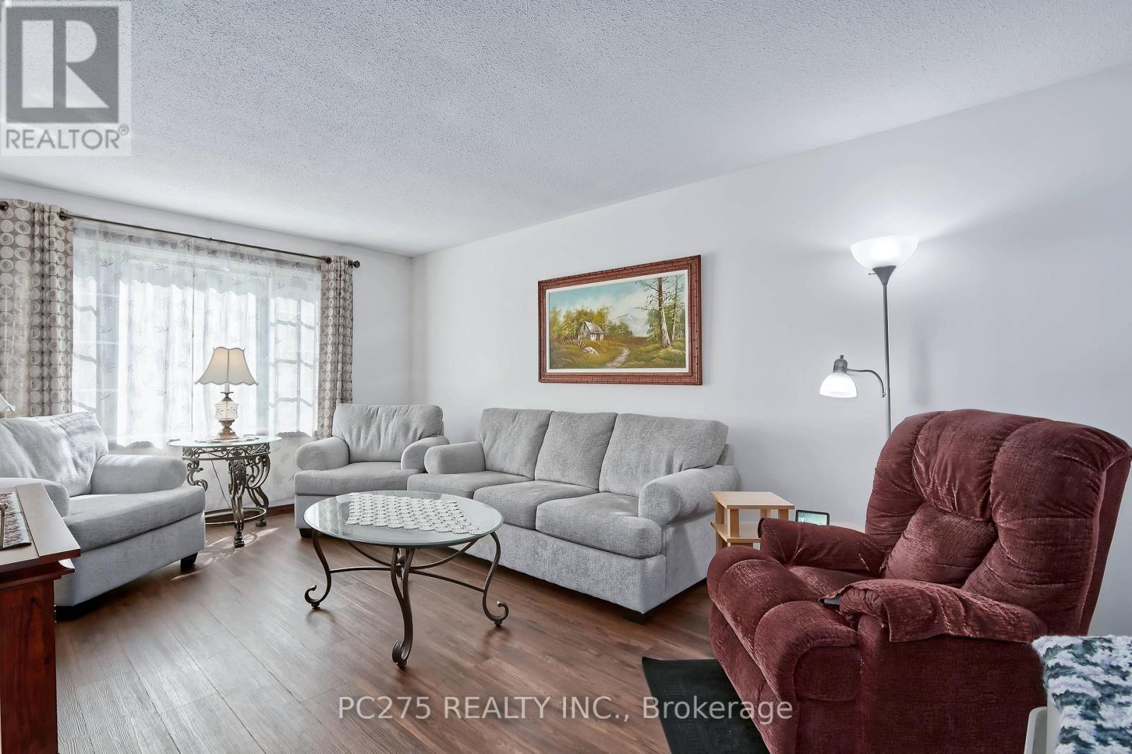 351 Mitton Street N, Sarnia, Ontario  N7T 6J6 - Photo 7 - X12375260
