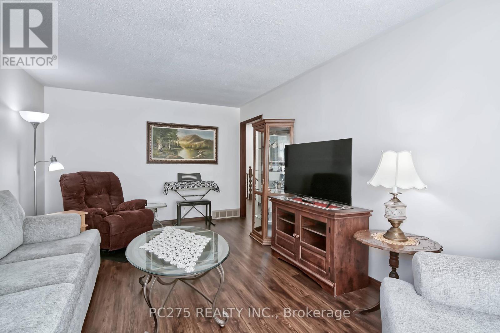 351 Mitton Street N, Sarnia, Ontario  N7T 6J6 - Photo 8 - X12375260