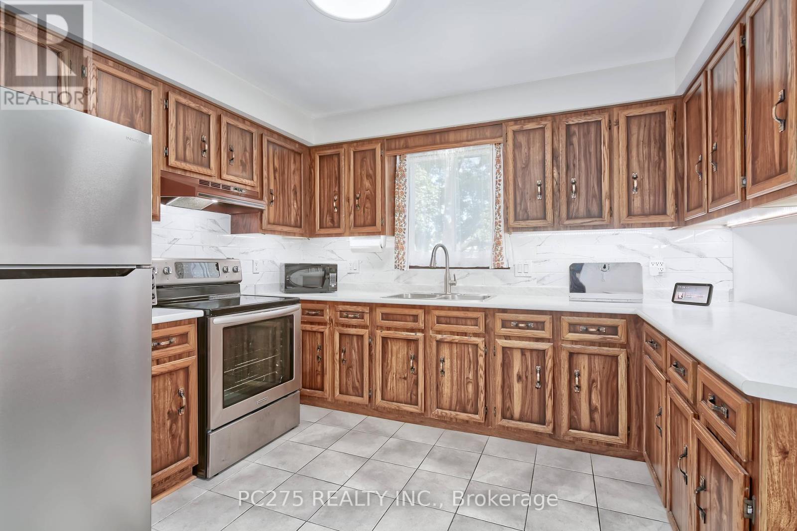 351 Mitton Street N, Sarnia, Ontario  N7T 6J6 - Photo 9 - X12375260