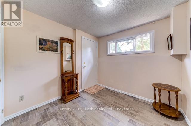24 Champlain Street, Orillia, Ontario  L3V 2G7 - Photo 17 - S12374324