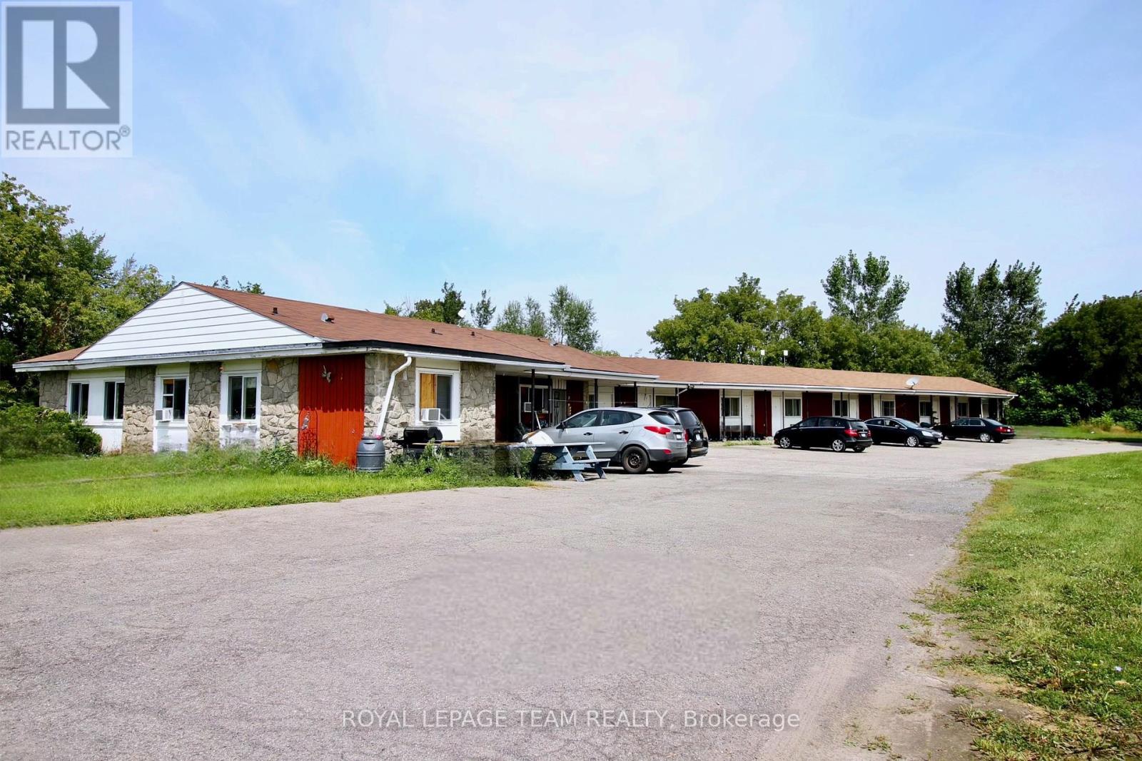 6637 BANK STREET, Ottawa, Ontario