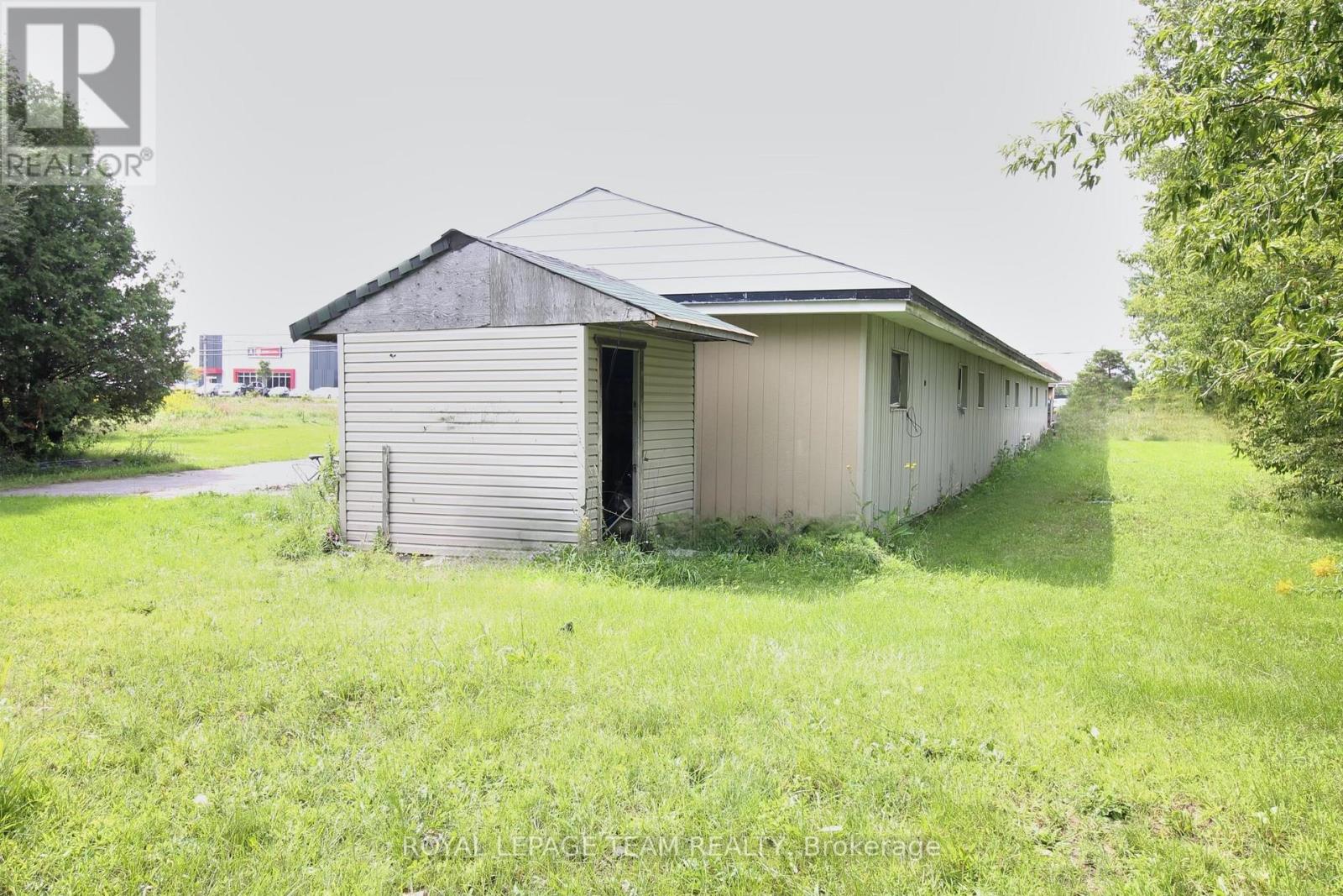 6637 Bank Street, Ottawa, Ontario  K0A 2P0 - Photo 7 - X12375213