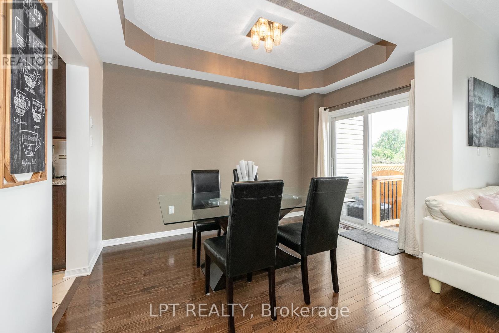Property at 950 TOROVIN PRIVATE image 5