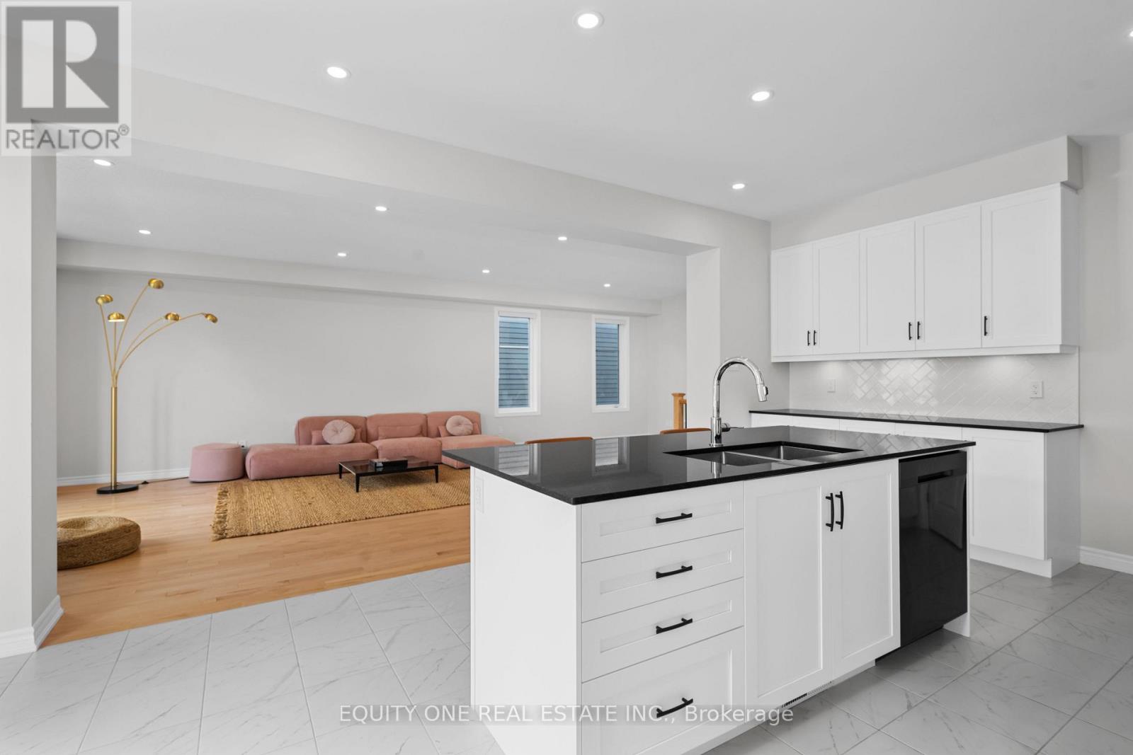 215 Meynell Road, Ottawa, Ontario  K0A 2Z0 - Photo 11 - X12375319