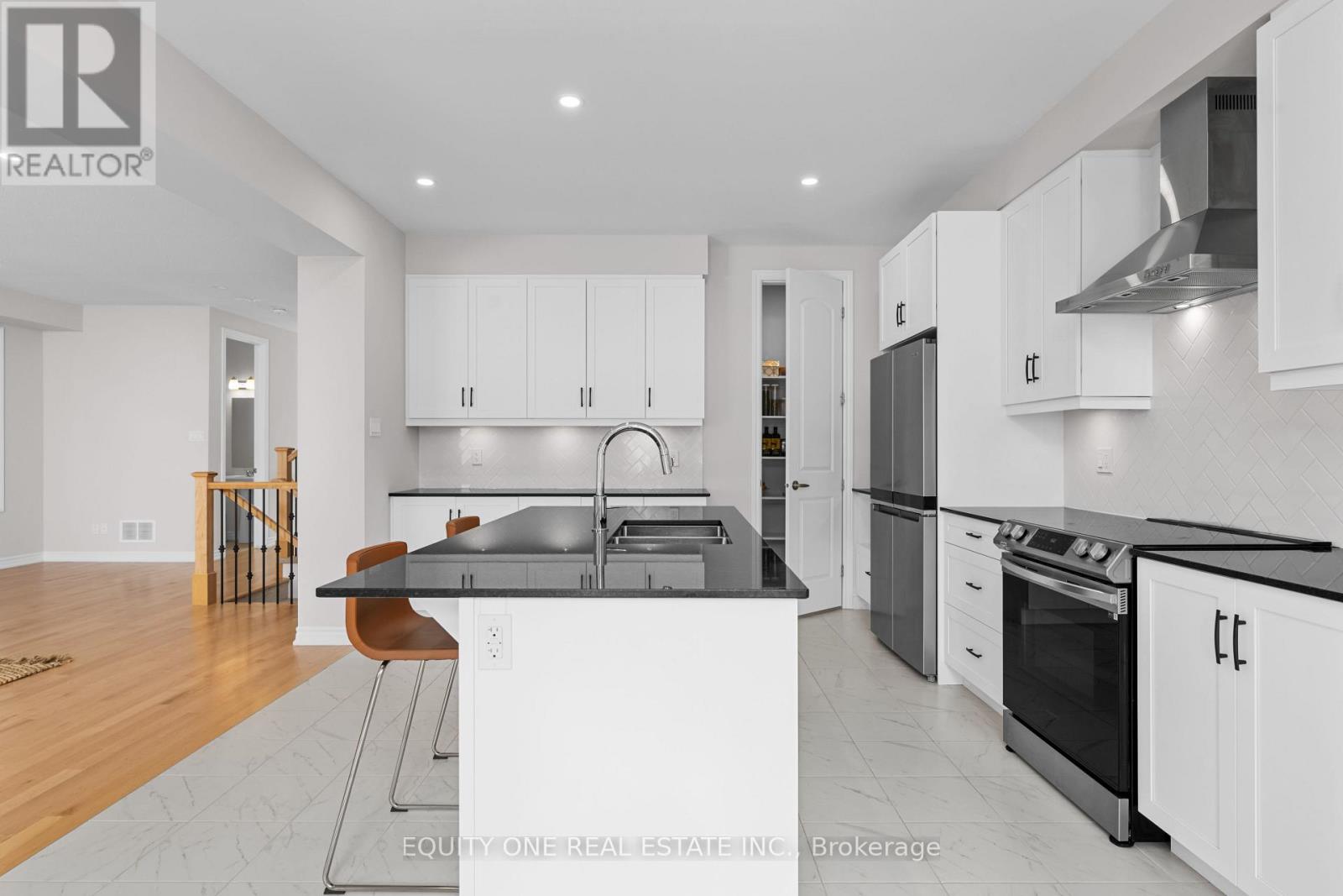 215 Meynell Road, Ottawa, Ontario  K0A 2Z0 - Photo 14 - X12375319