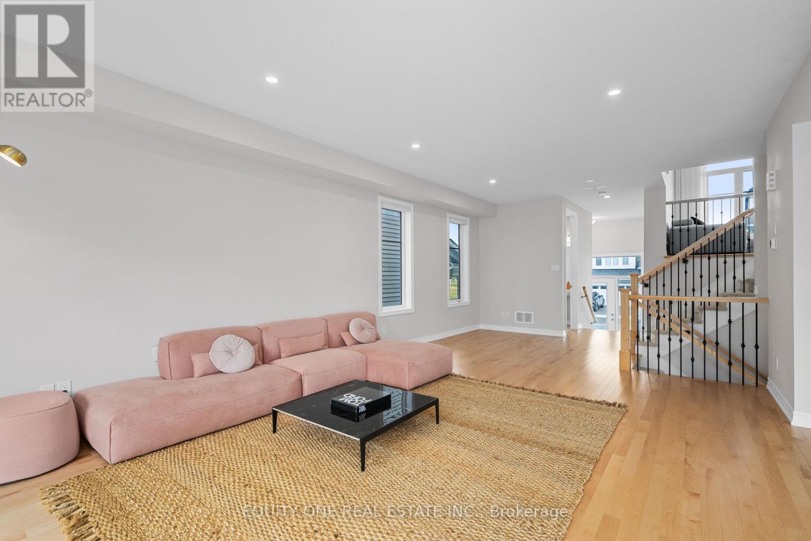 215 Meynell Road, Ottawa, Ontario  K0A 2Z0 - Photo 9 - X12375319