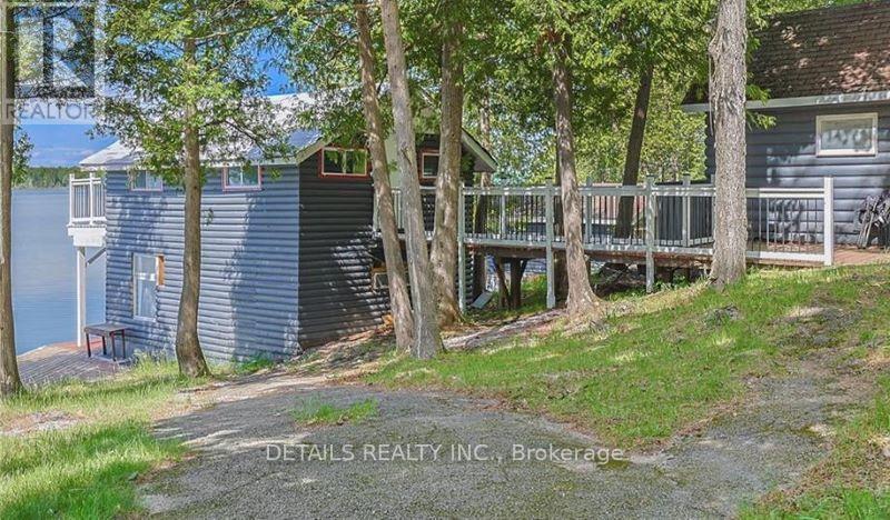 411 Pickerel Bay Road, Lanark Highlands, Ontario  K0A 3L0 - Photo 12 - X12375367