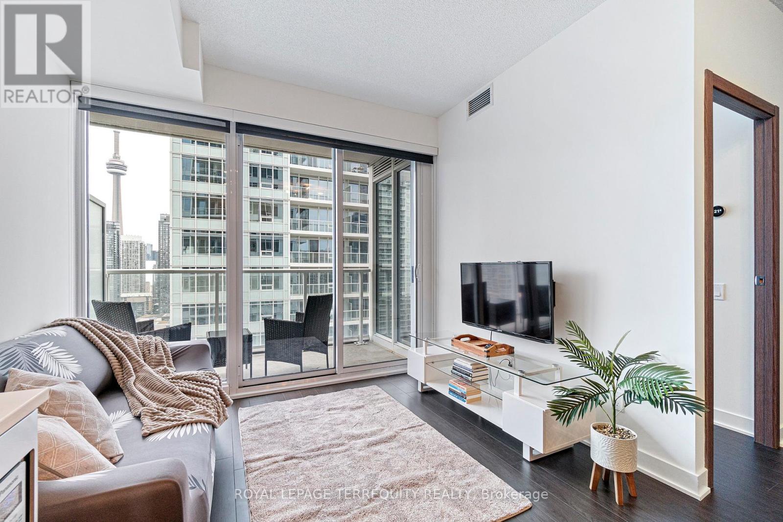 3010 - 19 Bathurst Street, Toronto, Ontario  M5V 0N2 - Photo 3 - C12375121