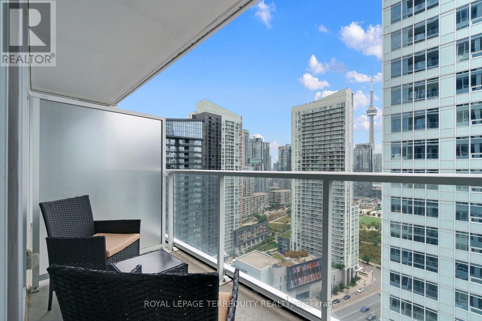 3010 - 19 Bathurst Street, Toronto, Ontario  M5V 0N2 - Photo 8 - C12375121
