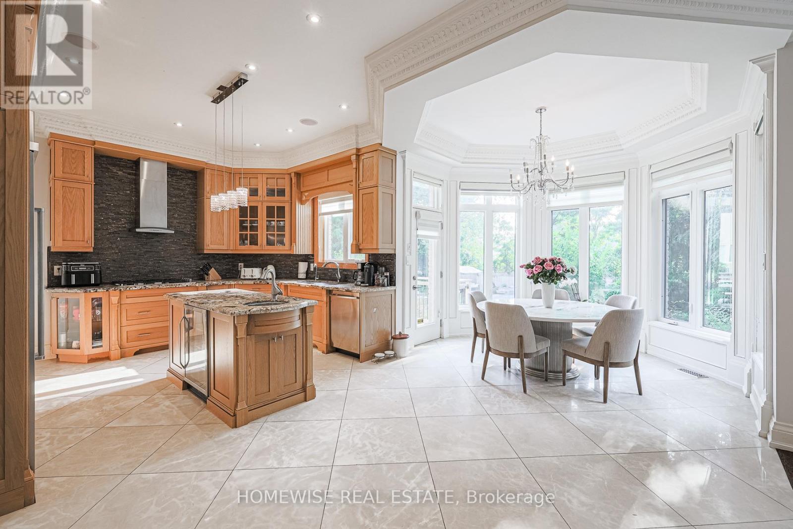 2706 Bayview Avenue, Toronto, Ontario  M2L 1B9 - Photo 22 - C12375180