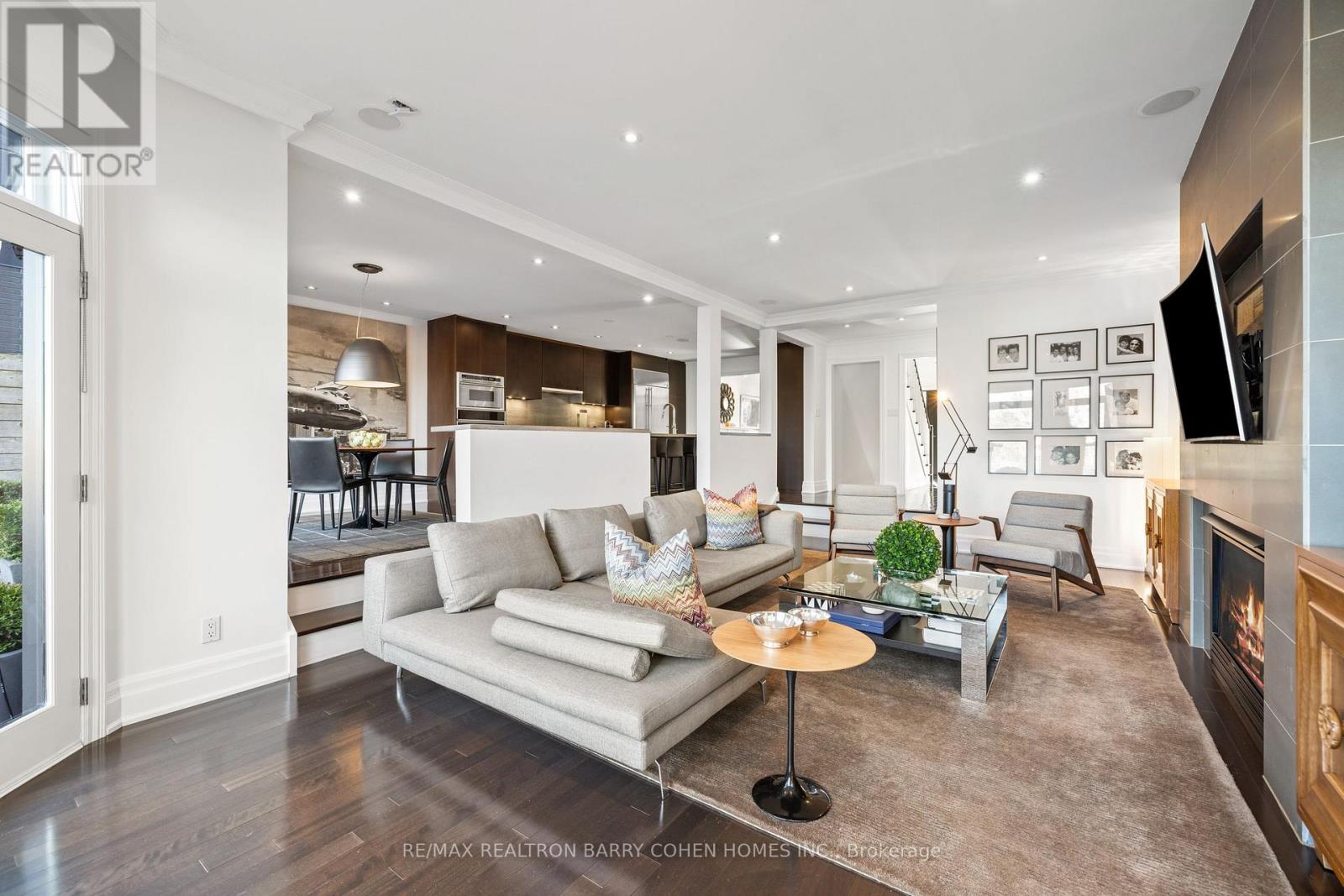 215 Lonsmount Drive, Toronto, Ontario  M5P 2Y6 - Photo 17 - C12375188