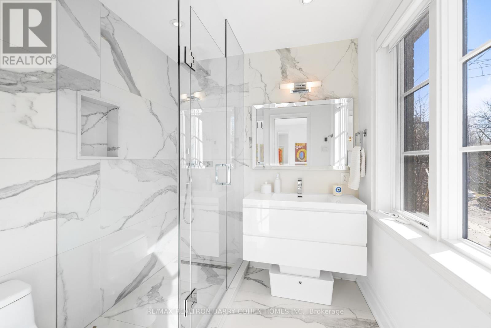 215 Lonsmount Drive, Toronto, Ontario  M5P 2Y6 - Photo 26 - C12375188