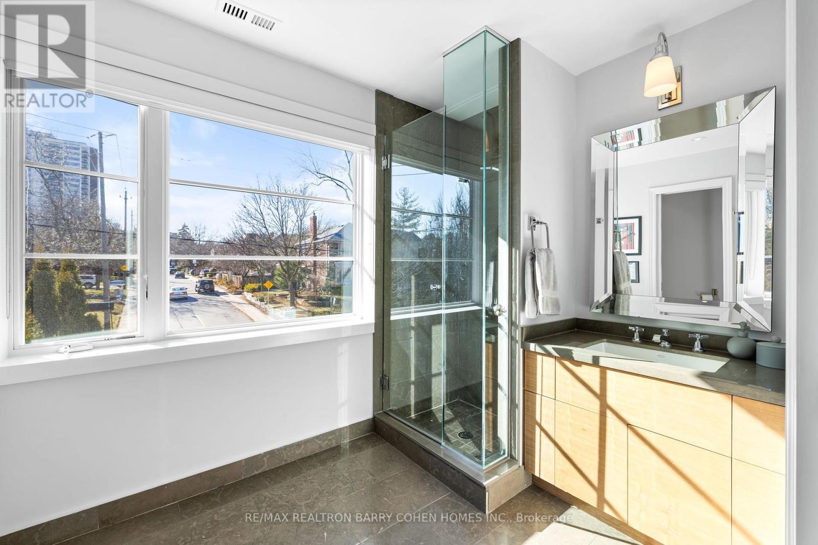 215 Lonsmount Drive, Toronto, Ontario  M5P 2Y6 - Photo 28 - C12375188