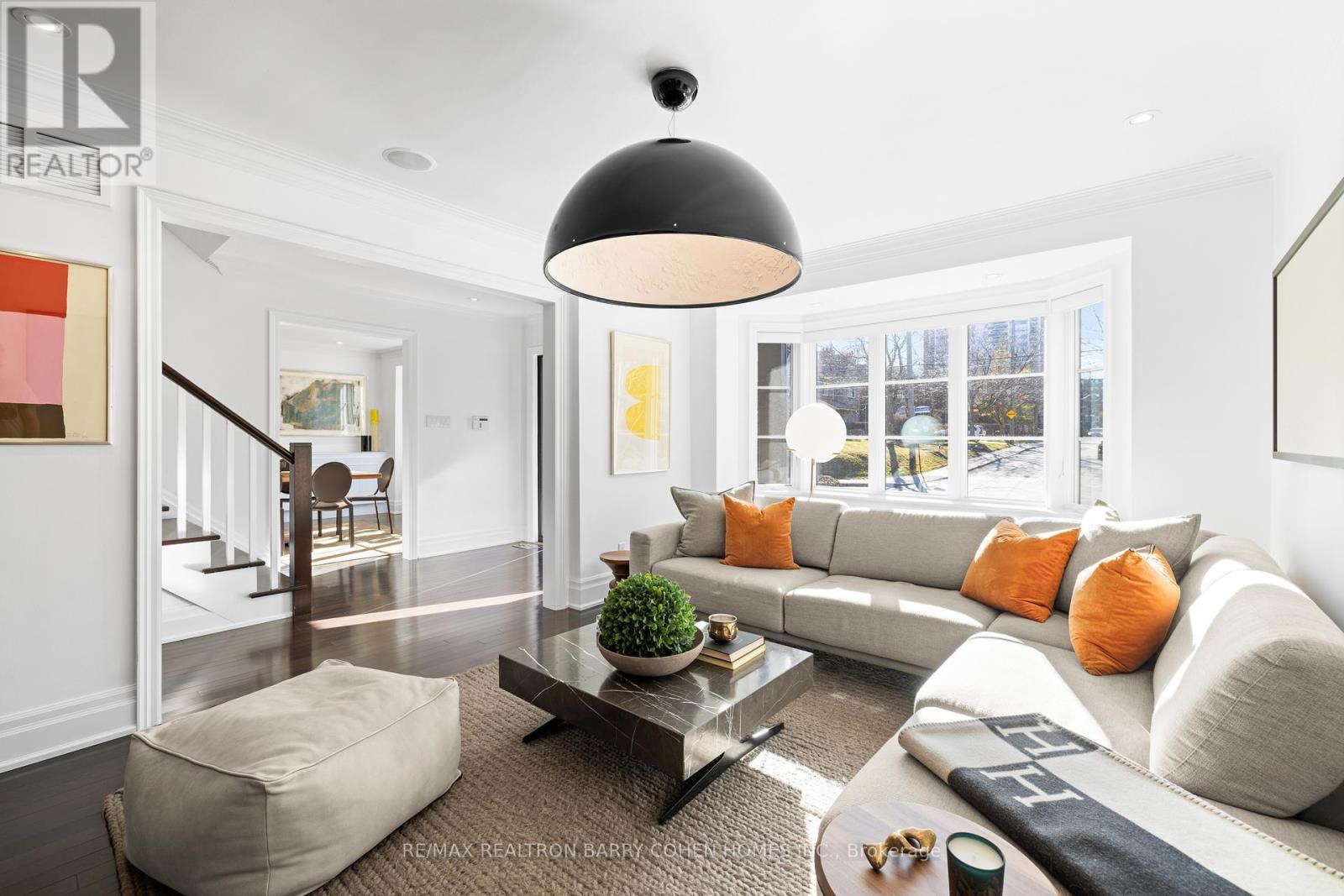 Property at 215 LONSMOUNT DRIVE image 4