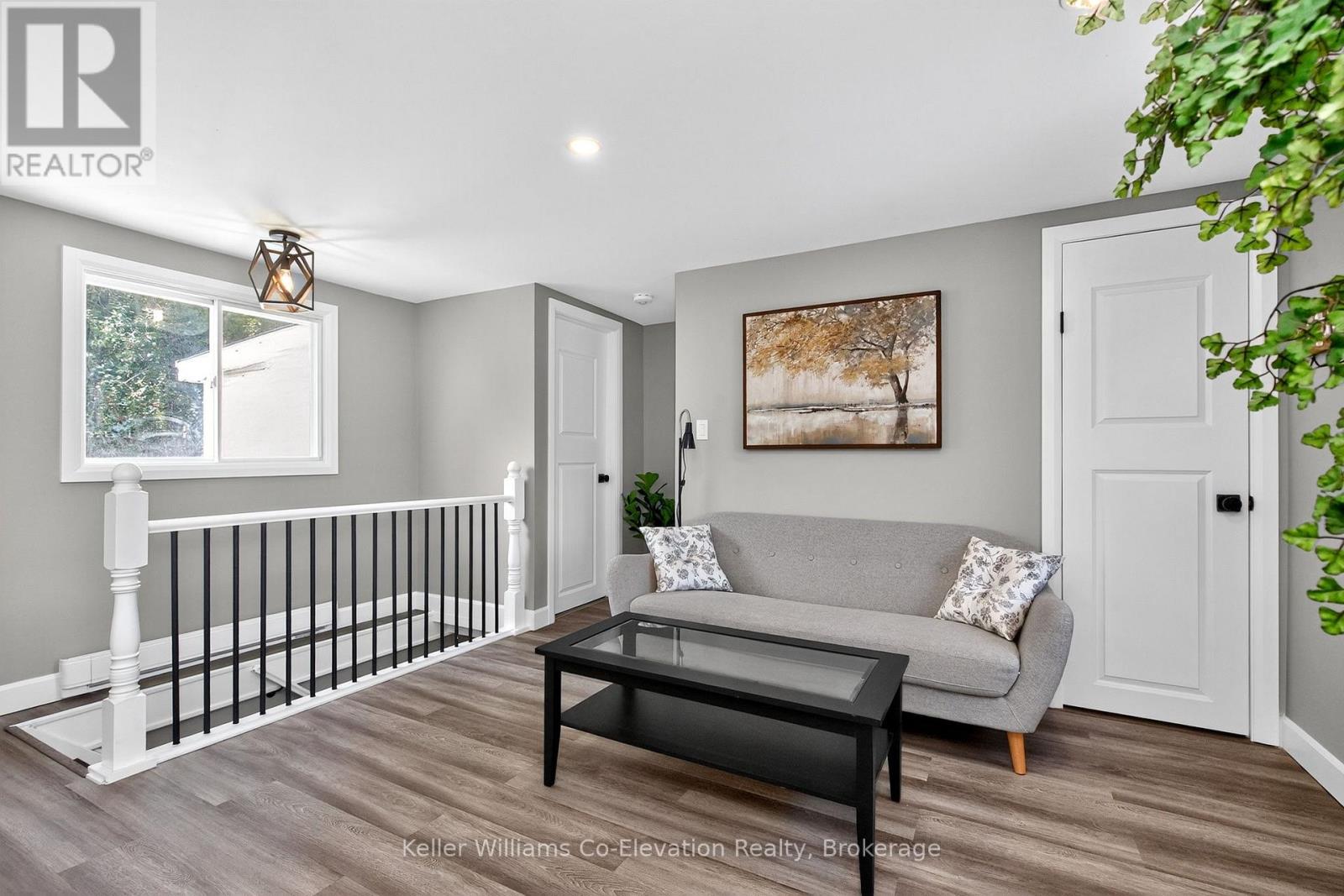 408 Barnes Avenue, Tay, Ontario  L0K 1R0 - Photo 4 - S12375340