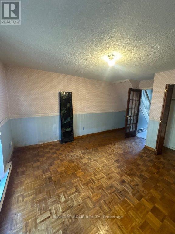 Property at 5 - 1209 QUEEN STREET E image 4