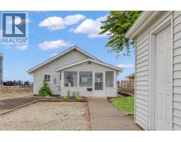 8266 Riverside DRIVE East, Windsor, Ontario