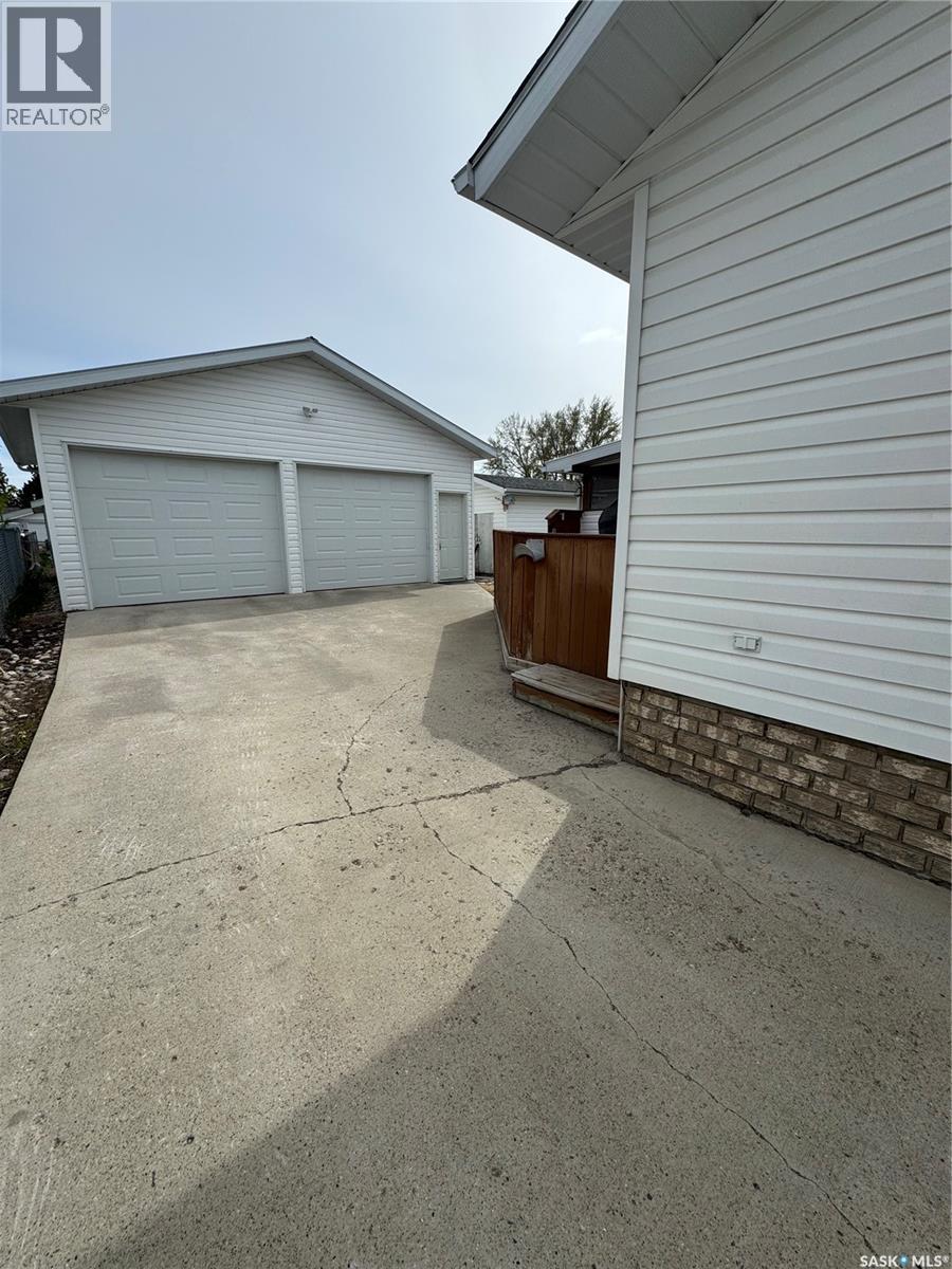 715 6th Avenue, Hudson Bay, Saskatchewan  S0E 0Y0 - Photo 18 - SK006395