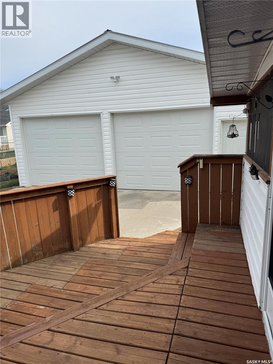 715 6th Avenue, Hudson Bay, Saskatchewan  S0E 0Y0 - Photo 32 - SK006395